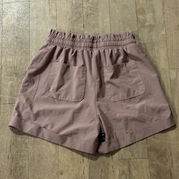 Danskin High Waisted Elastic Waist Dry-Fit Material Shorts Size Small - Picture 4 of 4